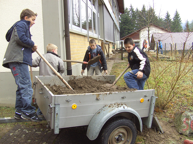 Muttererde aufbringen