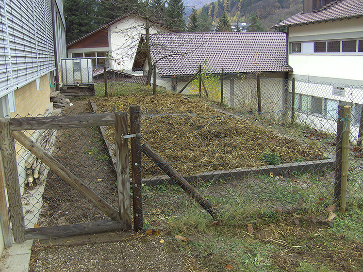 Mist für das Gartenbeet